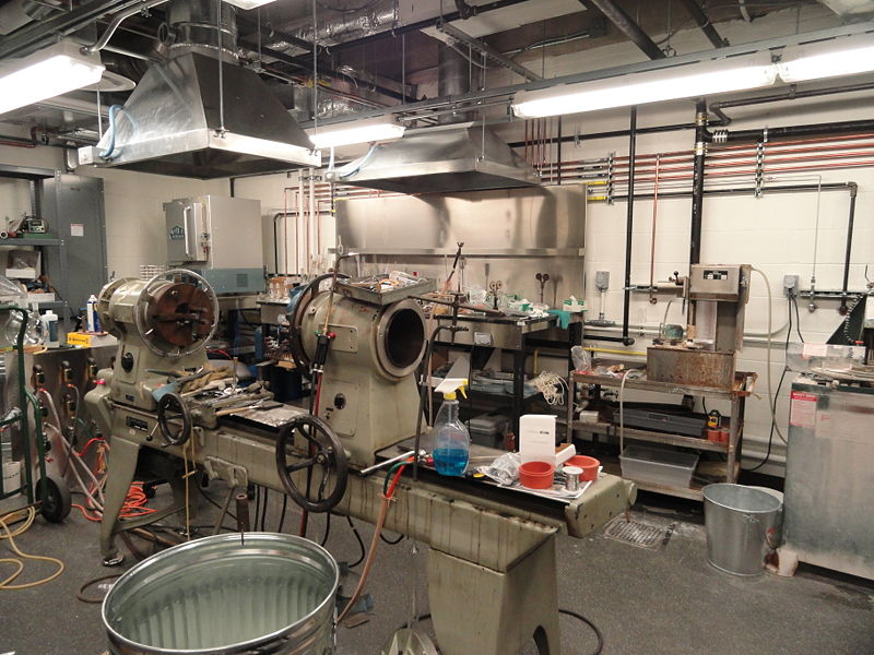 File:Souza glass shop01 27dec2011.jpg